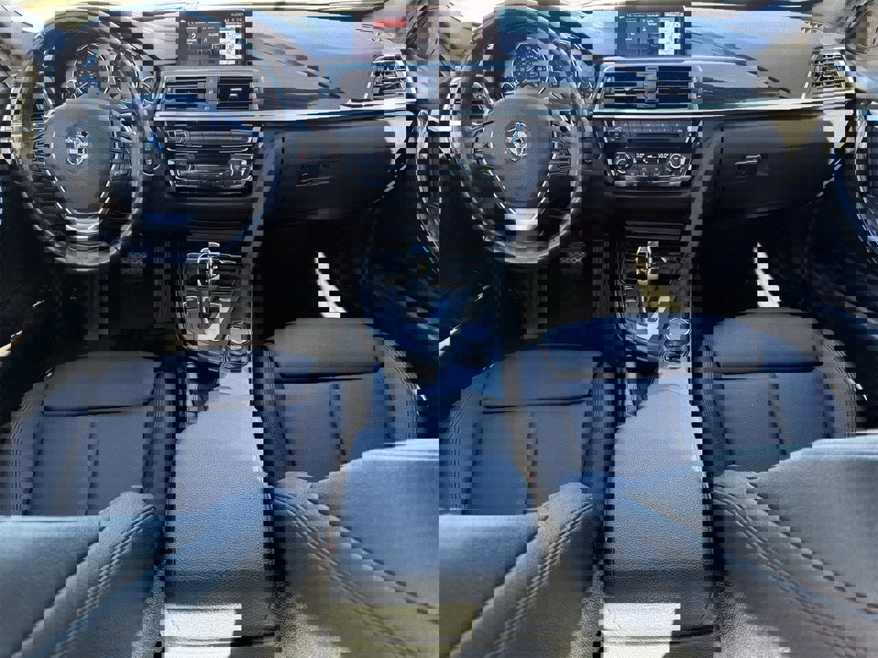 Used 2018 BMW 330i xDrive Sedan image 10