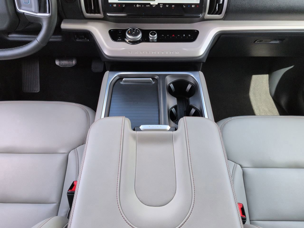 Certified 2025 Ford Expedition Active image 19