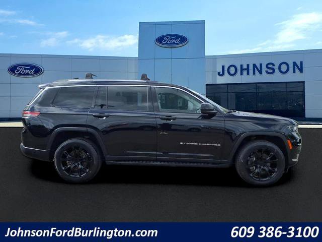 Used 2022 Jeep Grand Cherokee L Laredo w/ Luxury Tech Group I AWD/4WD image 2