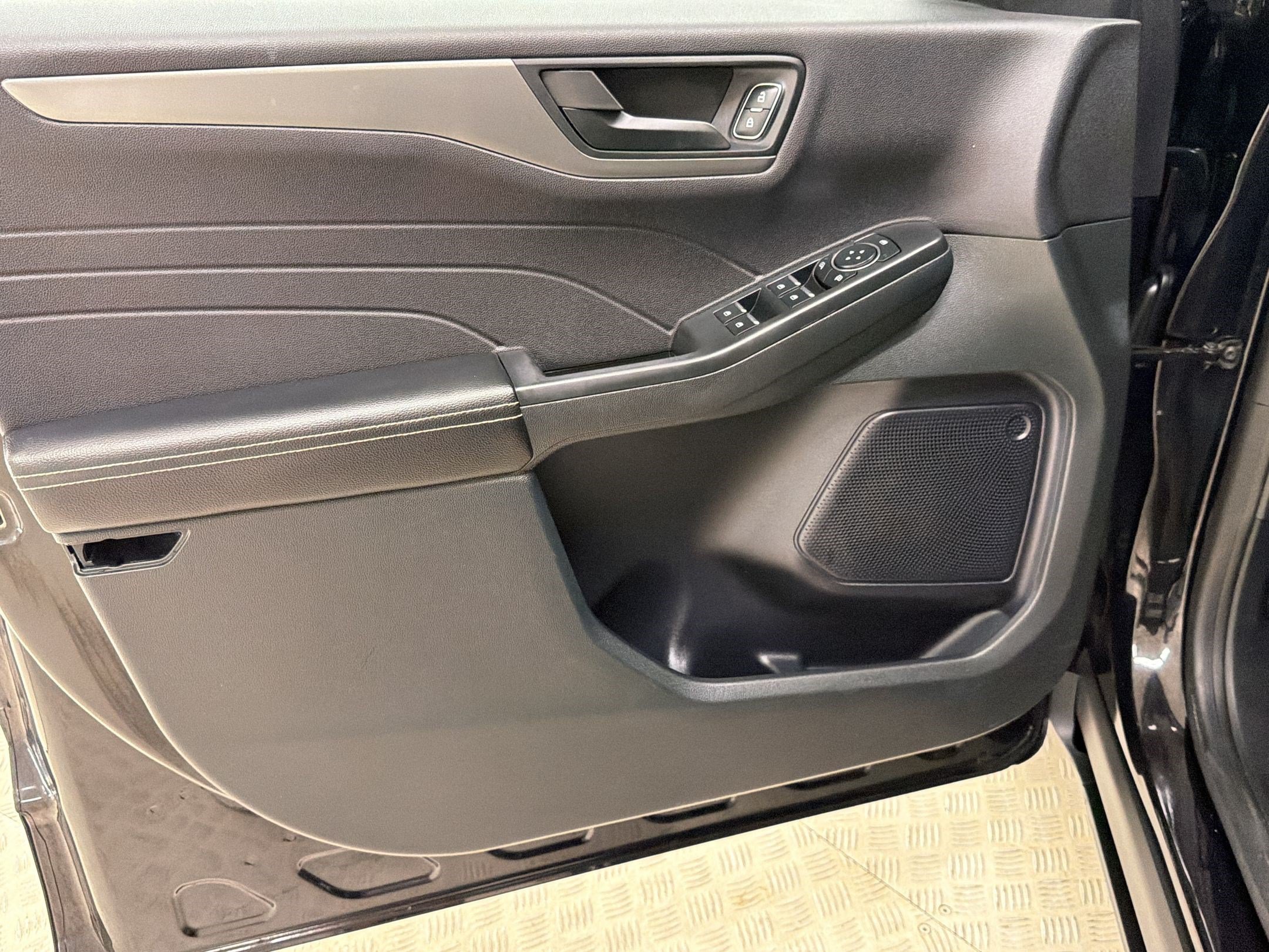 Certified 2023 Ford Escape Active AWD/4WD image 14