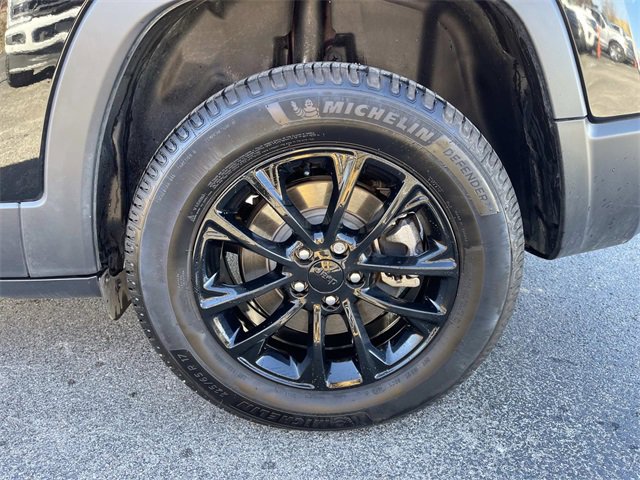 Used 2023 Jeep Cherokee Altitude Lux image 11