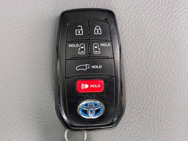Used 2022 Toyota Sienna XLE AWD/4WD image 30