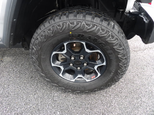 Used 2023 Jeep Wrangler Unlimited Rubicon w/ LED Lighting Group AWD/4WD image 14
