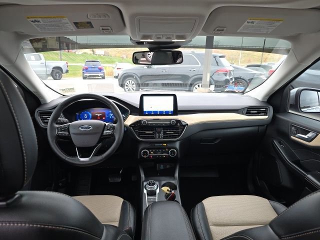 Certified 2022 Ford Escape Titanium w/ Titanium Premium Package image 14