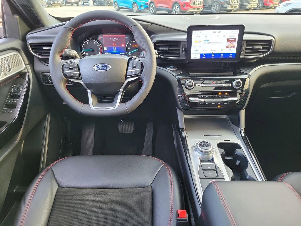 Certified 2023 Ford Explorer ST-Line w/ Class IV Trailer Tow Package image 12