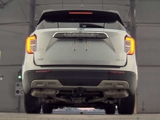 Certified 2022 Ford Explorer XLT w/ Equipment Group 202A AWD/4WD image 9