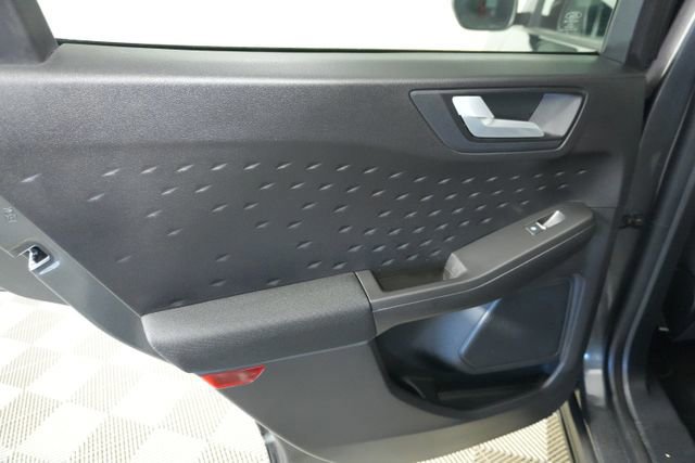 Certified 2020 Ford Escape SE image 25