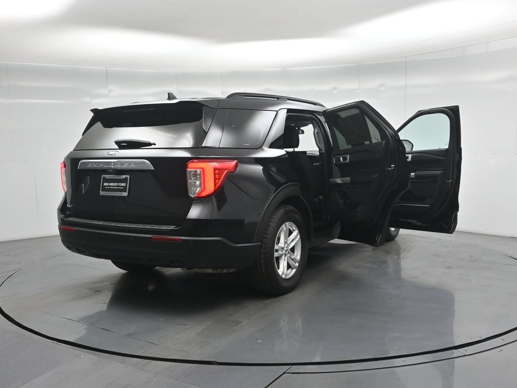 Certified 2022 Ford Explorer XLT RWD image 5