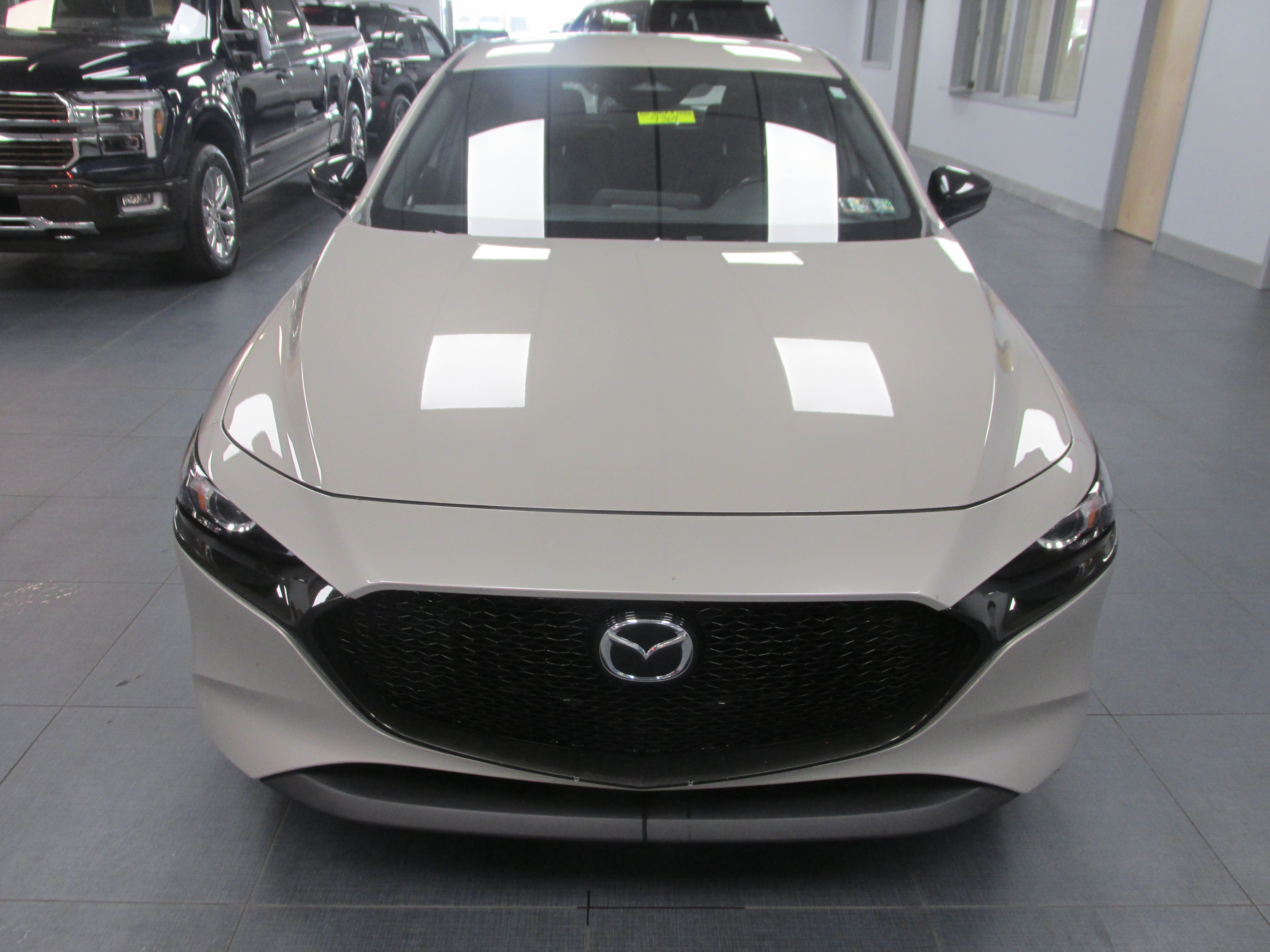 Used 2024 MAZDA MAZDA3 s FWD image 2