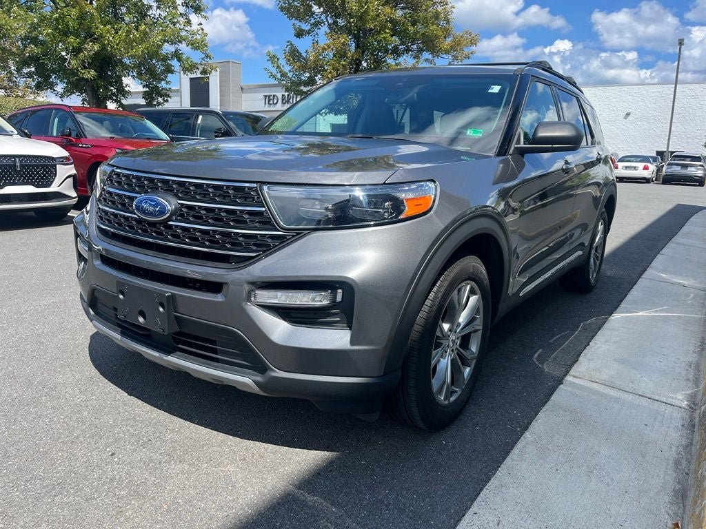 Certified 2023 Ford Explorer XLT w/ Equipment Group 202A AWD/4WD image 3