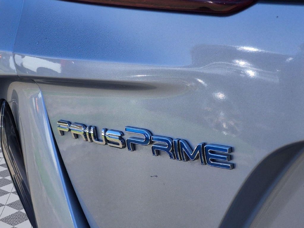 Used 2022 Toyota Prius Prime LE FWD image 25