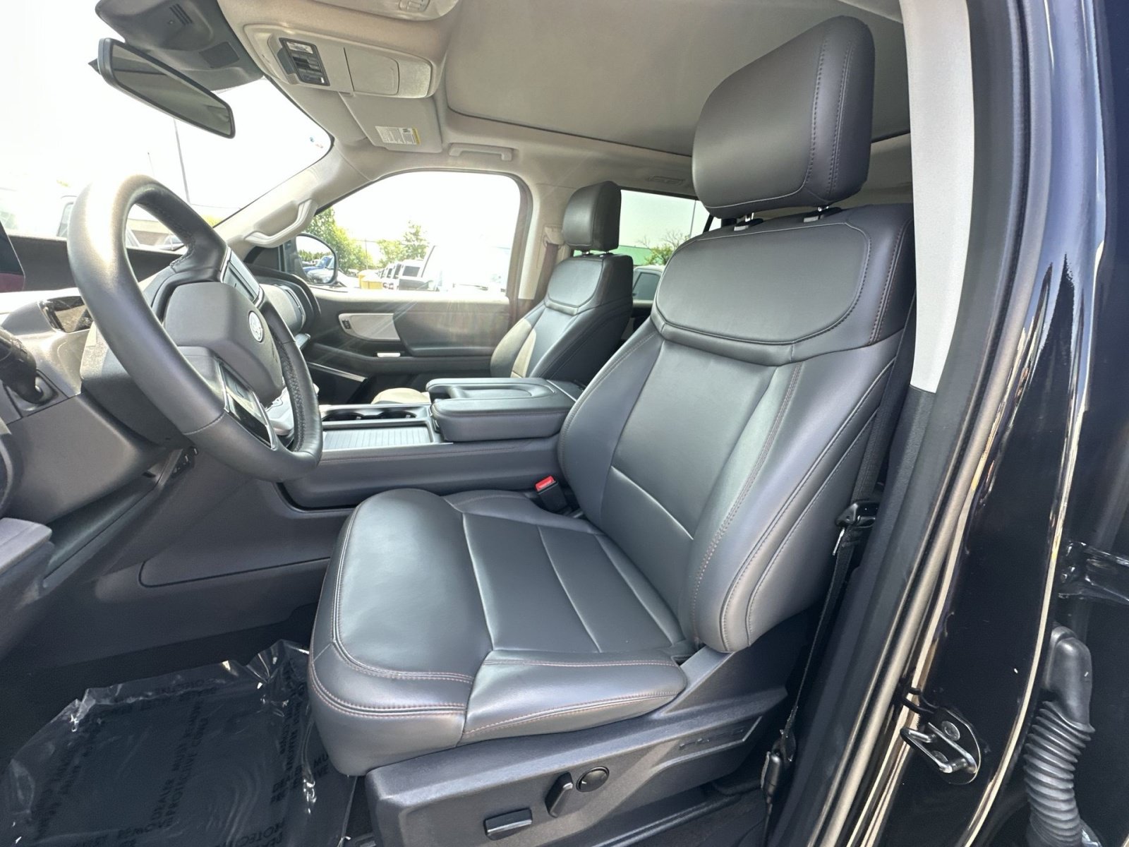 Certified 2025 Ford Expedition Active AWD/4WD image 21