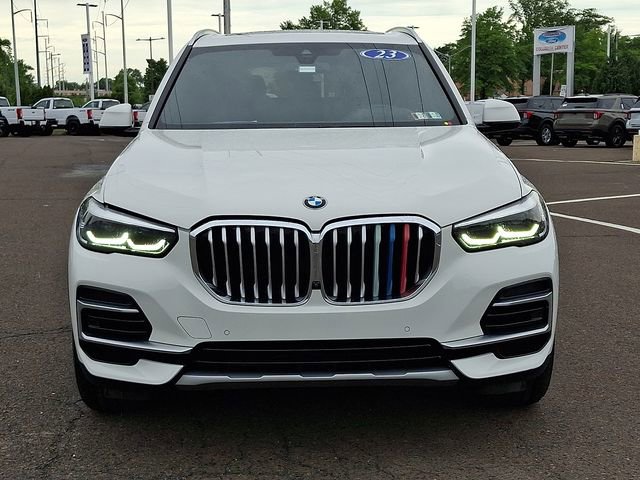 Used 2023 BMW X5 xDrive40i w/ Premium Package AWD/4WD image 2