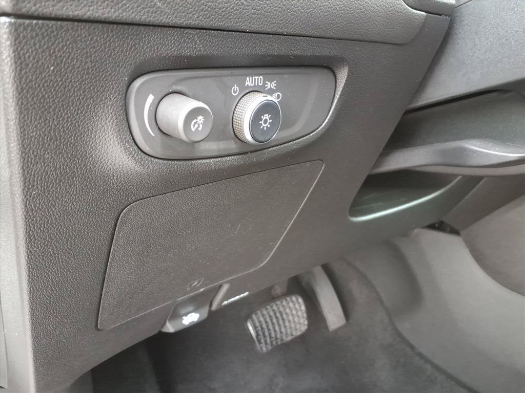 Used 2025 Buick Encore GX Preferred FWD image 11