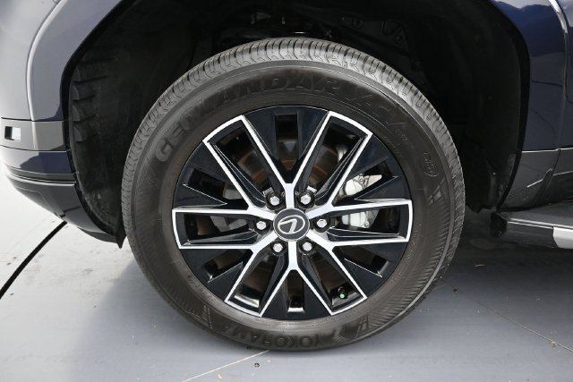 Used 2025 Lexus GX 550 w/ Accessory Package (2T) AWD/4WD image 9