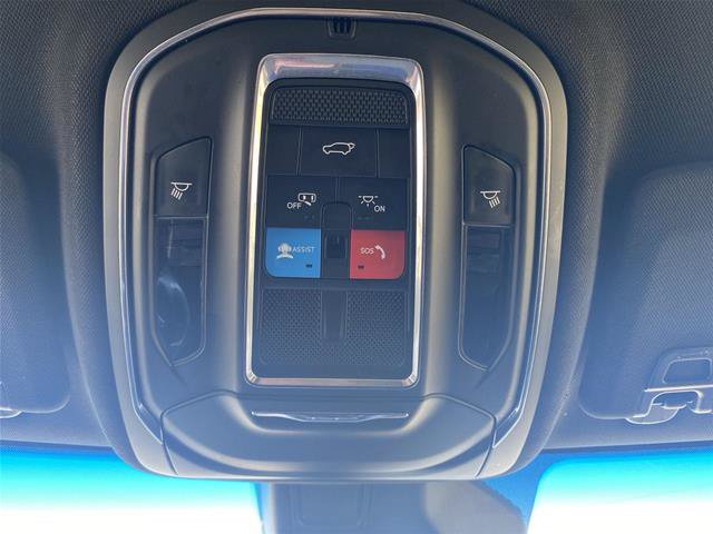 Used 2025 Jeep Grand Cherokee Altitude AWD/4WD image 26