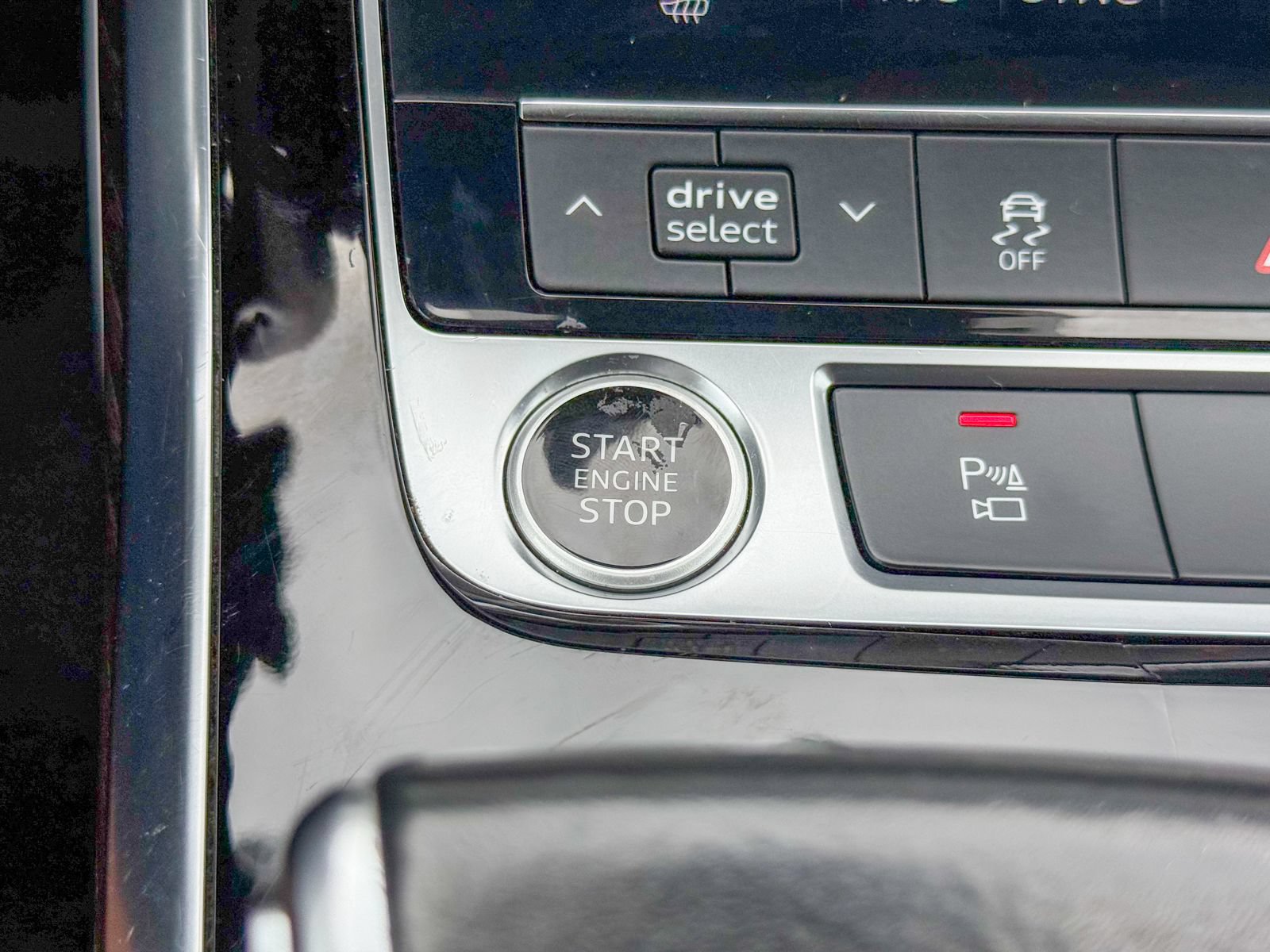 Used 2021 Audi Q8 Premium w/ Black Optic Package AWD/4WD image 25