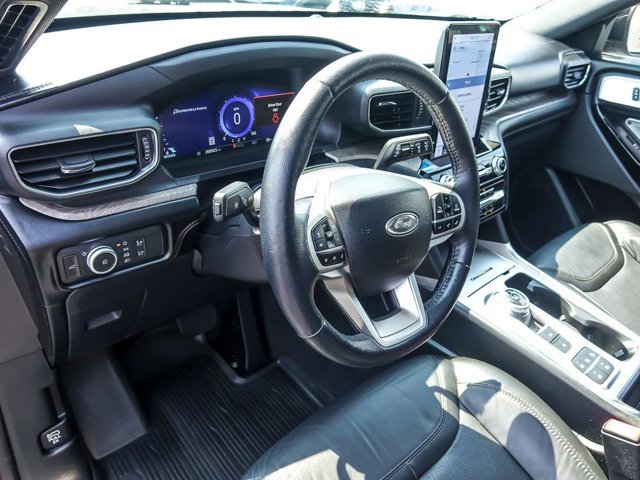 Certified 2022 Ford Explorer Platinum w/ Equipment Group 601A image 14