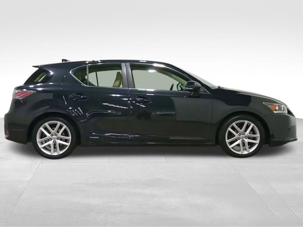 Used 2017 Lexus CT 200h 200h w/ Navigation System Package image 2