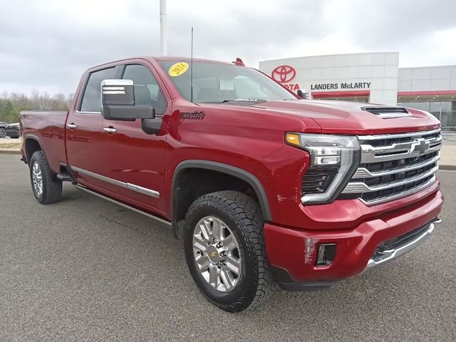 Used 2024 Chevrolet Silverado 2500 High Country w/ High Country Premium Package AWD/4WD image 1