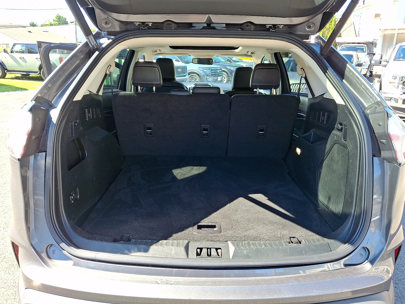 Certified 2022 Ford Edge Titanium AWD/4WD image 30