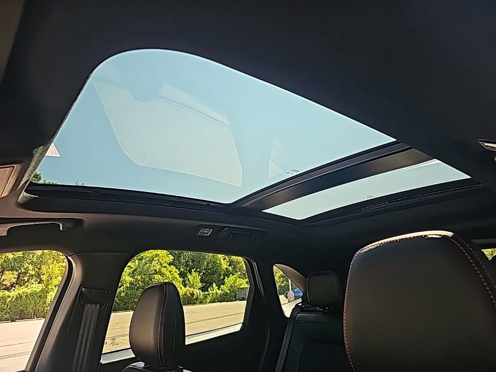 Certified 2025 Ford Escape ST-Line Select w/ Tech Pack #2 image 39