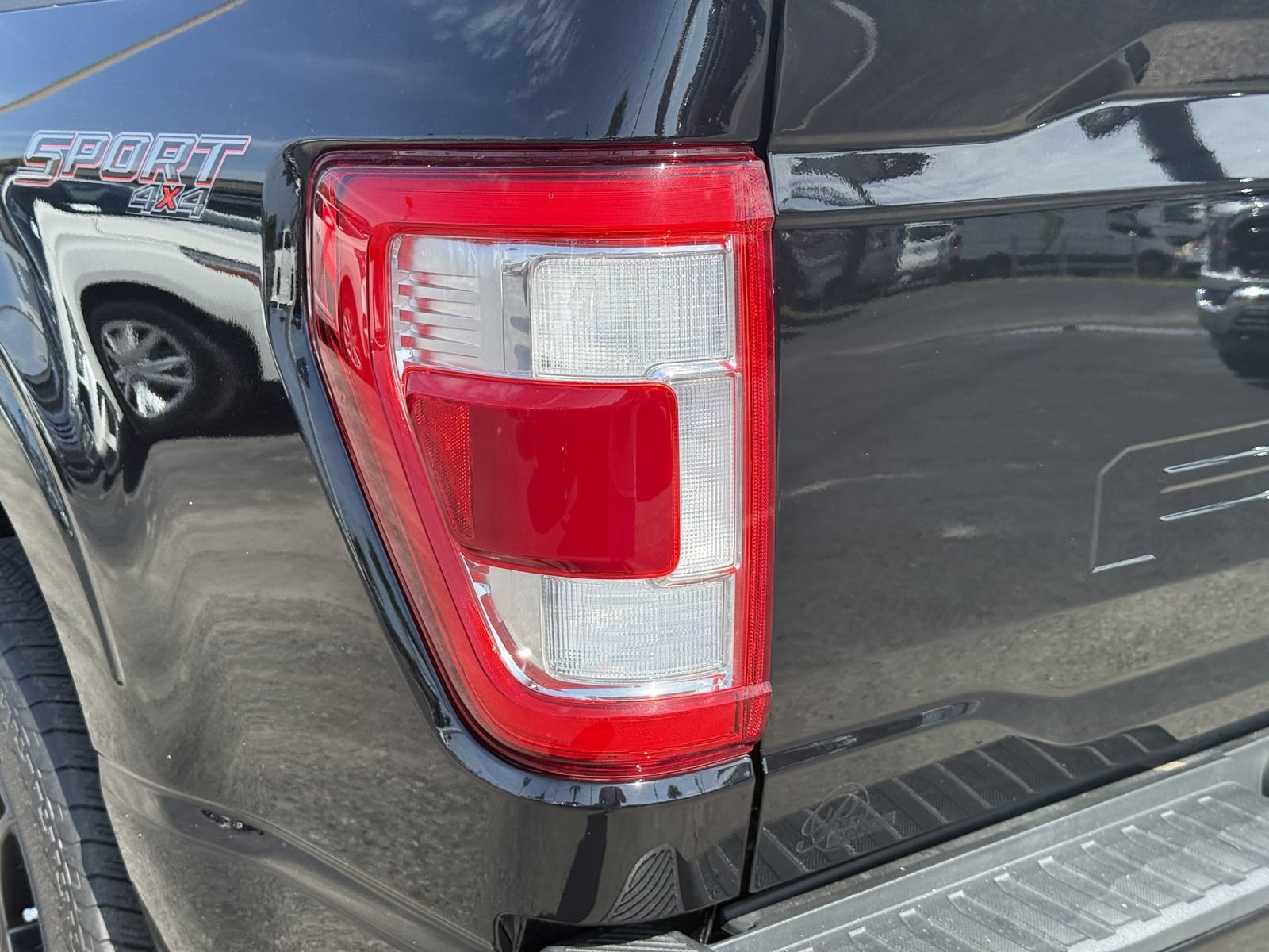 Certified 2022 Ford F150 Lariat w/ Equipment Group 502A High AWD/4WD image 11