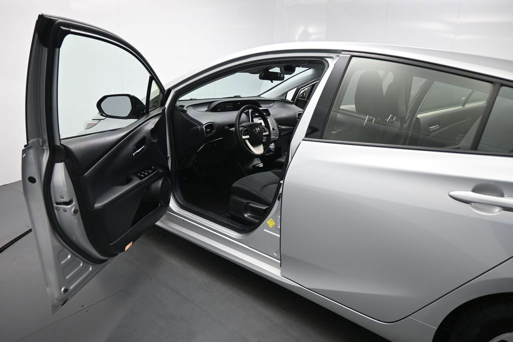 Used 2018 Toyota Prius Prime Plus w/ Carpet Mat Package FWD image 9