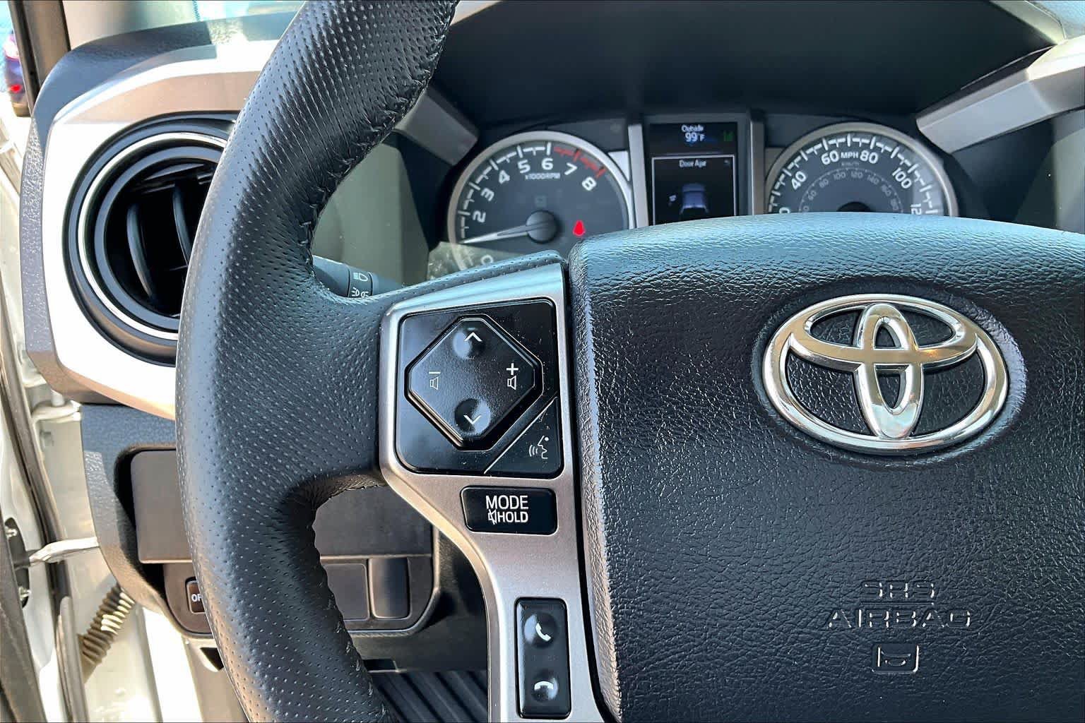 Used 2022 Toyota Tacoma SR5 RWD image 23