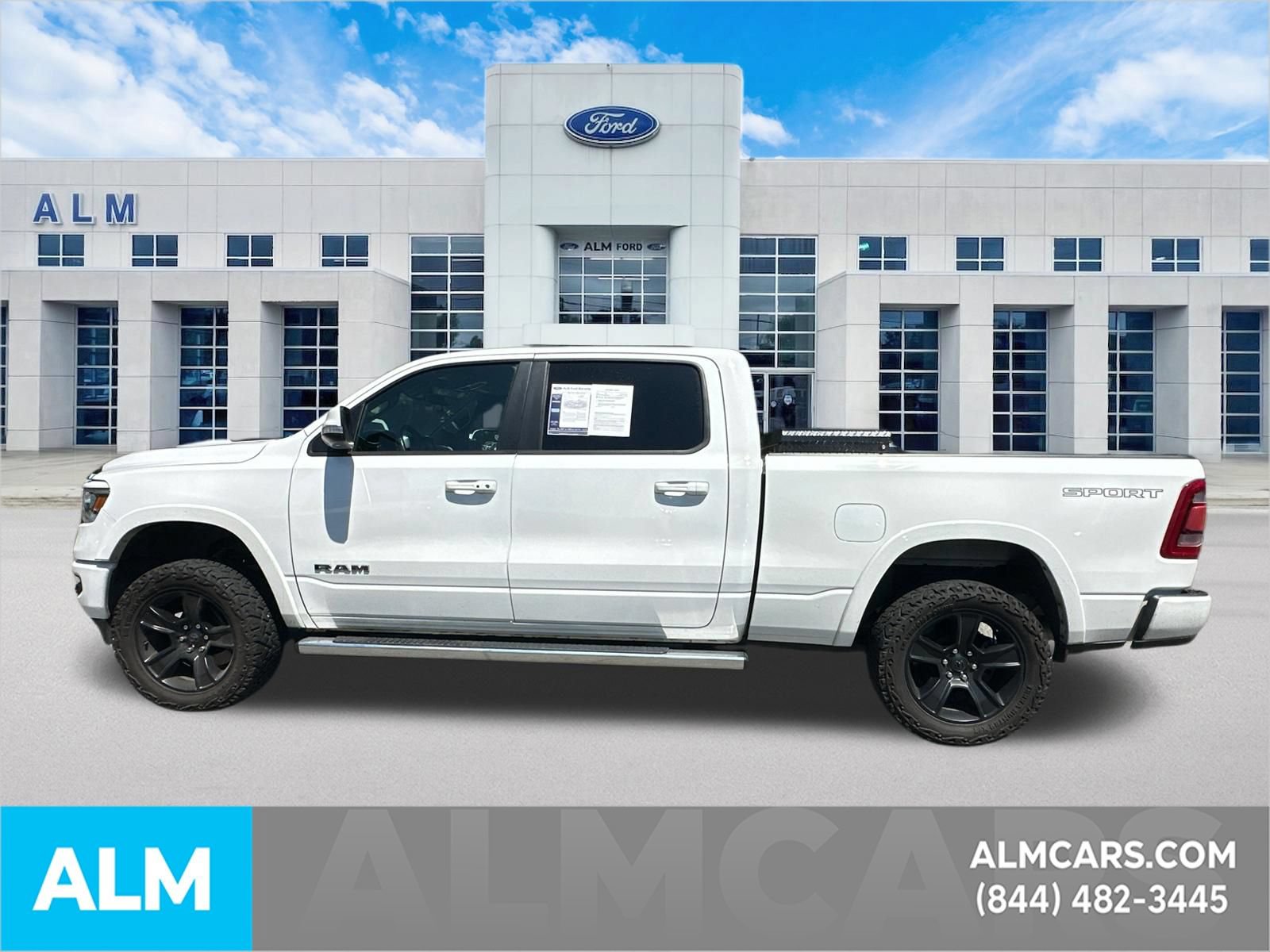 Used 2022 RAM 1500 Laramie w/ Sport Appearance Package AWD/4WD image 9