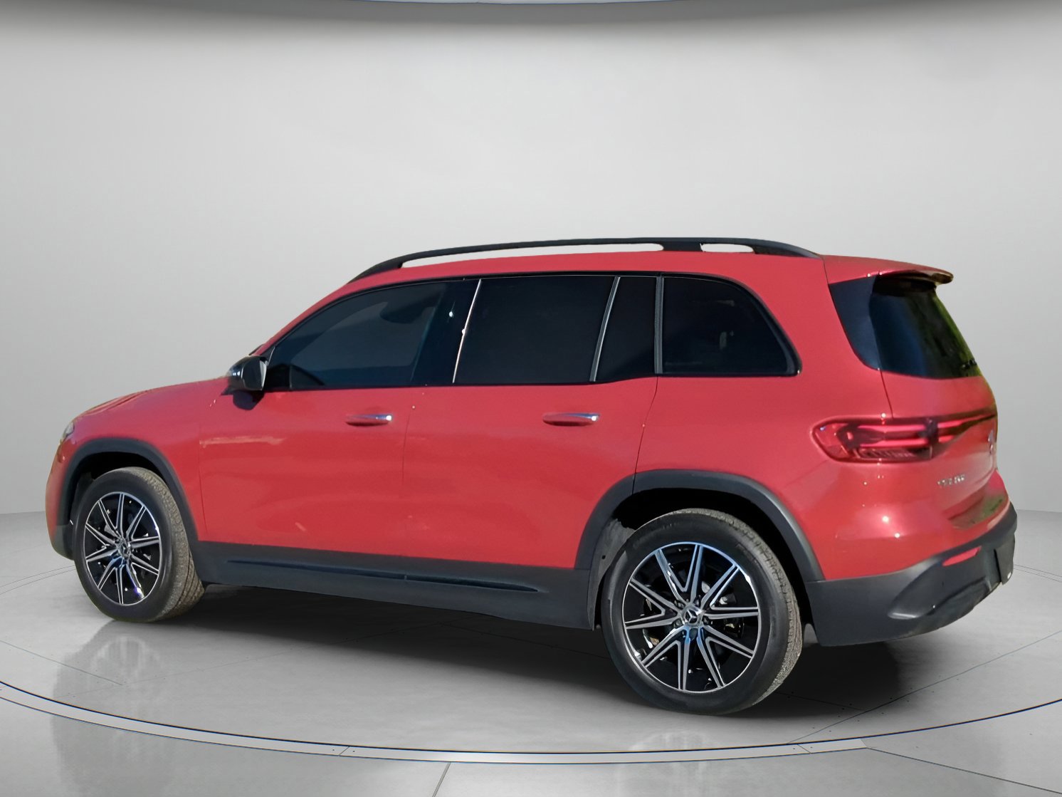 Used 2024 Mercedes-Benz EQB 300 4MATIC image 11