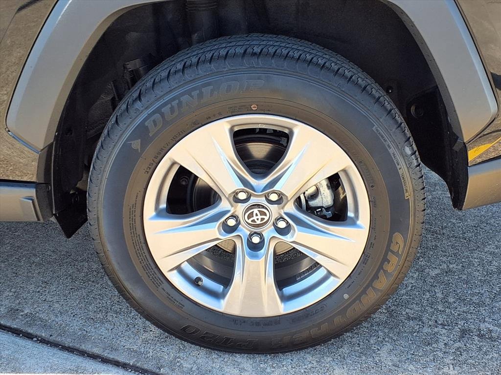 Used 2024 Toyota RAV4 XLE image 30