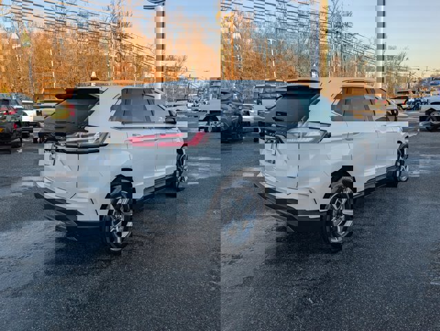 Certified 2023 Ford Edge SEL w/ Convenience Package image 5