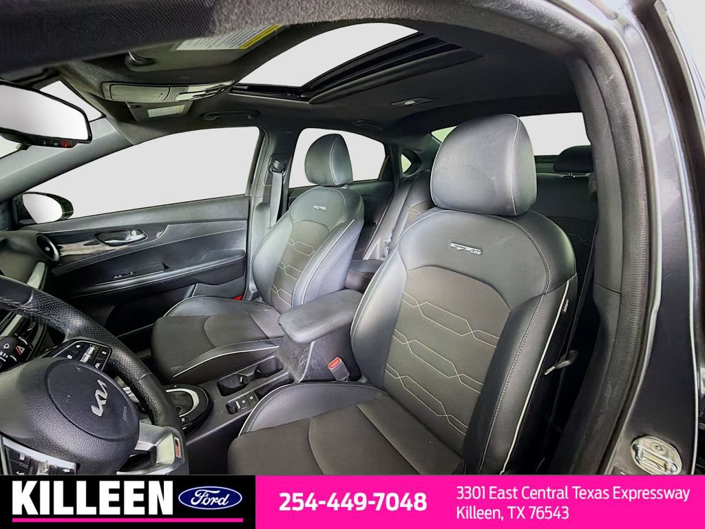 Used 2023 Kia Forte GT-Line w/ GT-Line Premium Package FWD image 11