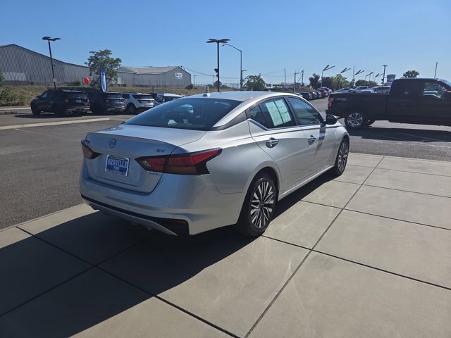 Used 2024 Nissan Altima 2.5 SV FWD image 5
