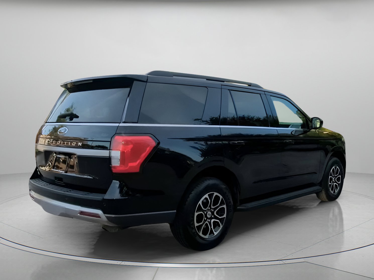 Certified 2024 Ford Expedition XLT RWD image 27