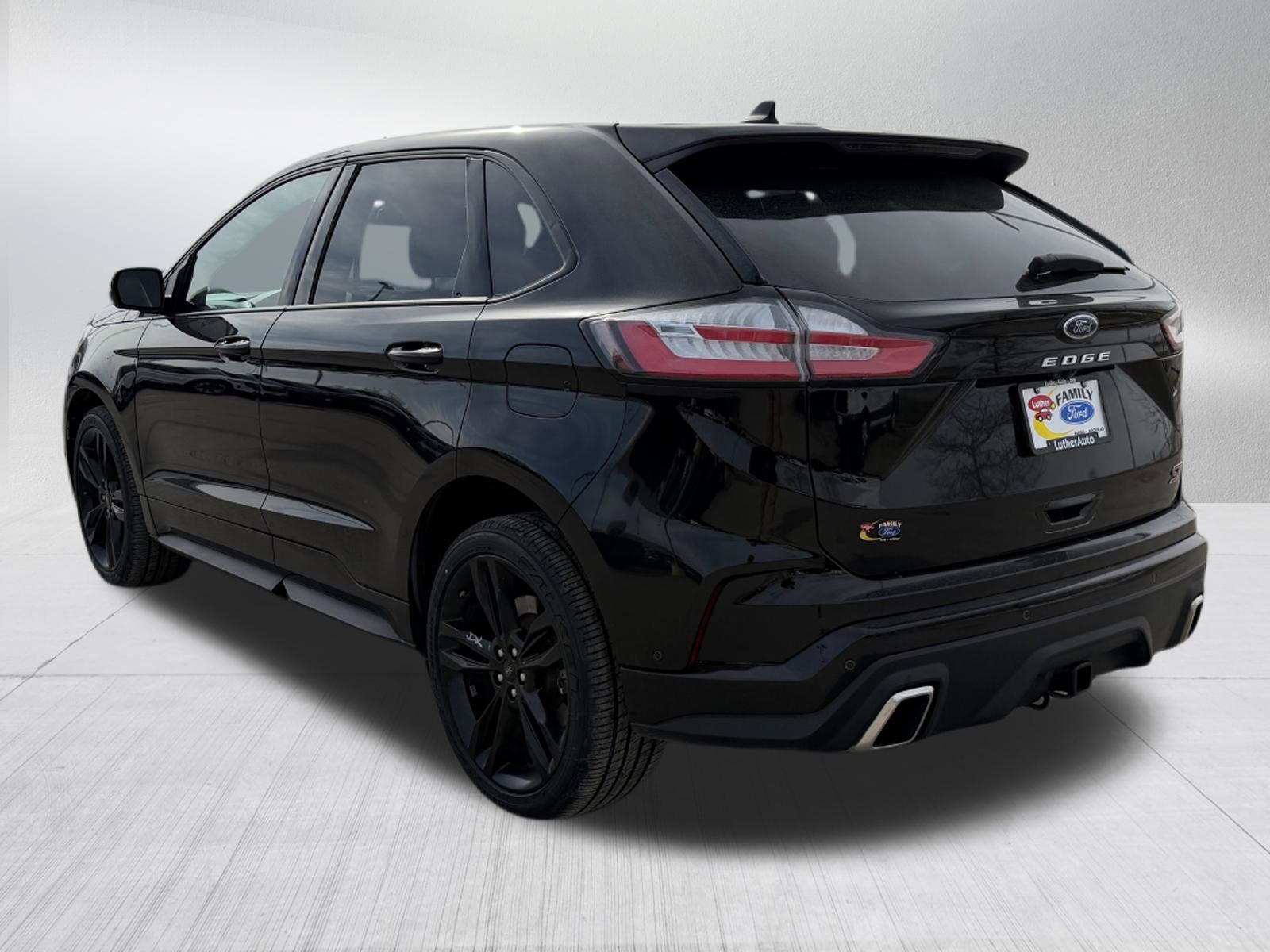 Certified 2022 Ford Edge ST w/ Equipment Group 401A image 3