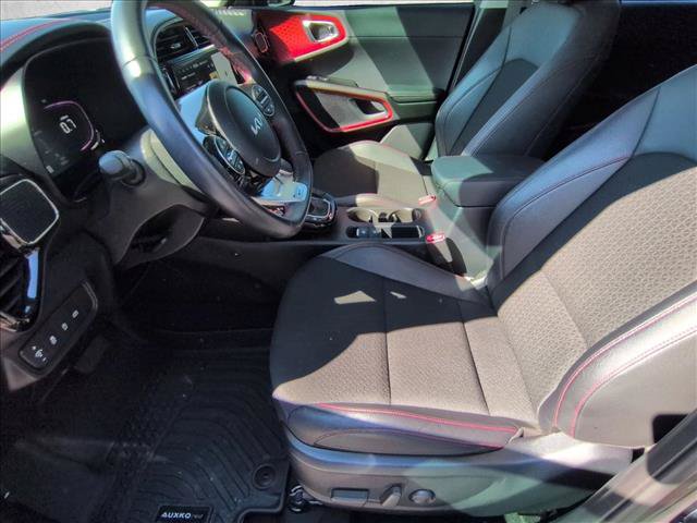 Used 2025 Kia Soul GT-Line w/ GT-Line Technology Package FWD image 16