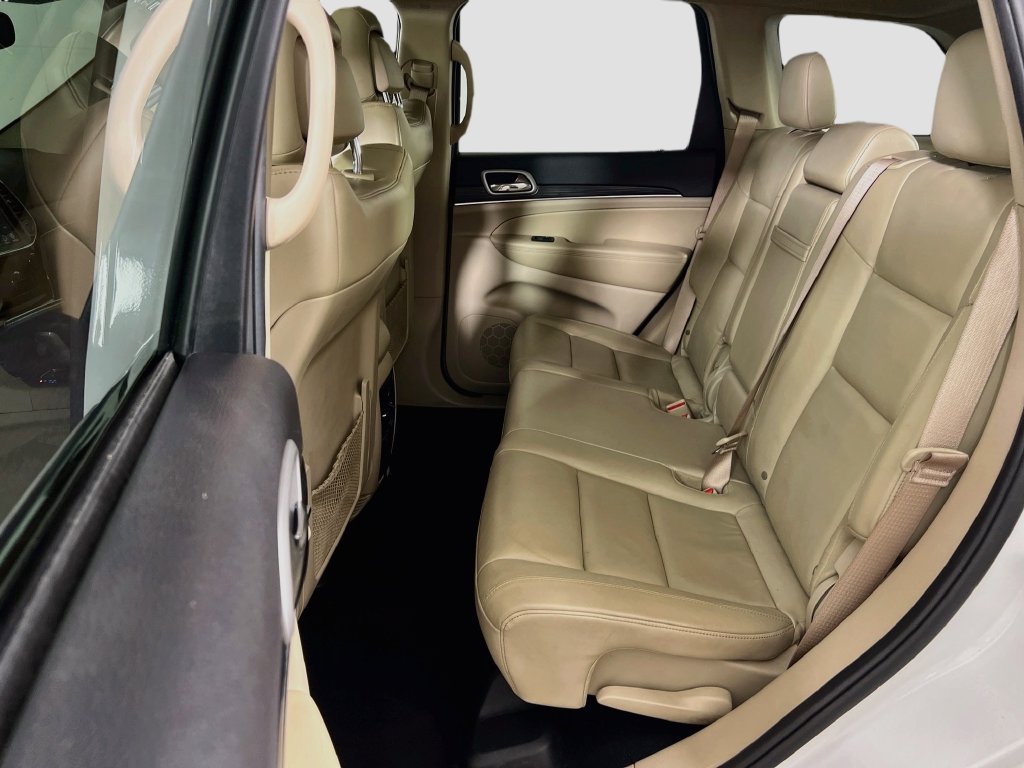 Used 2021 Jeep Grand Cherokee Limited AWD/4WD image 23