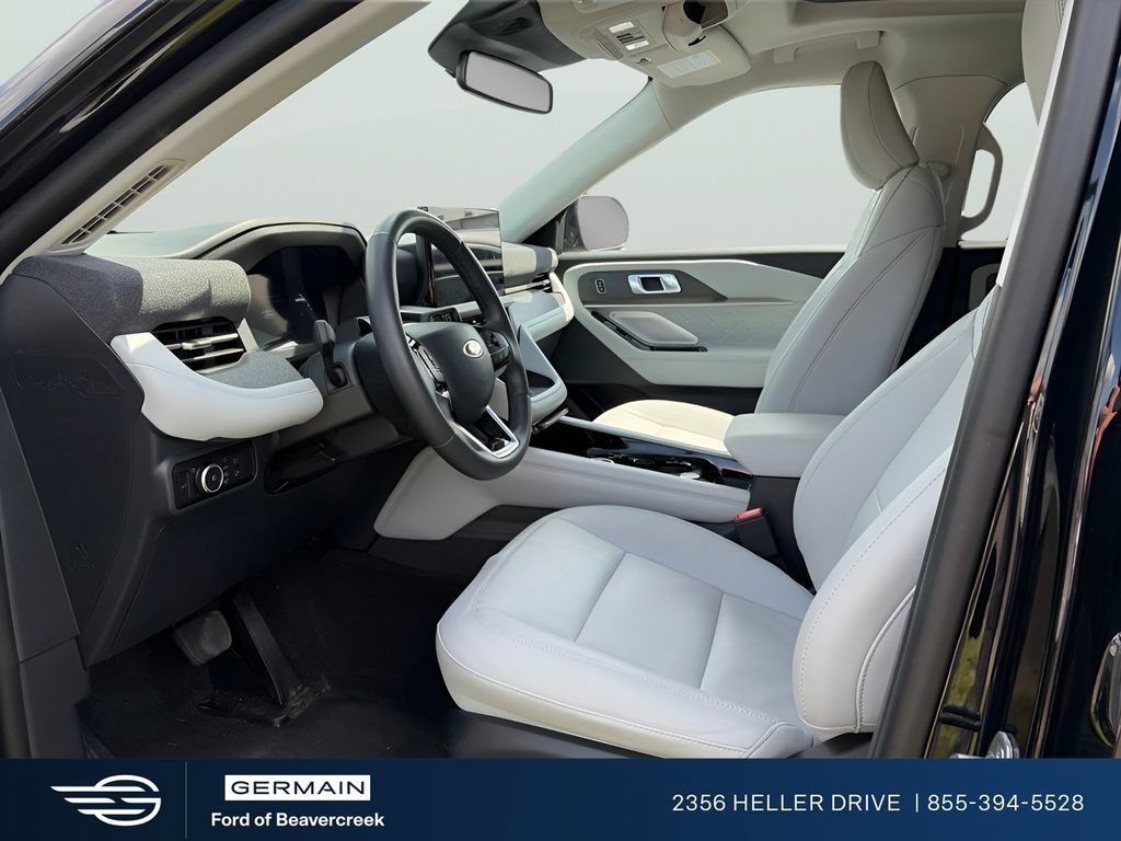 Certified 2025 Ford Explorer Platinum w/ Ultimate Package AWD/4WD image 5