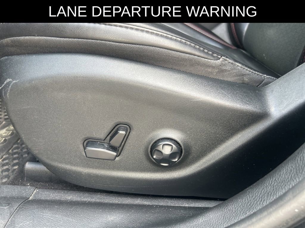 Used 2019 Jeep Cherokee Trailhawk AWD/4WD image 8