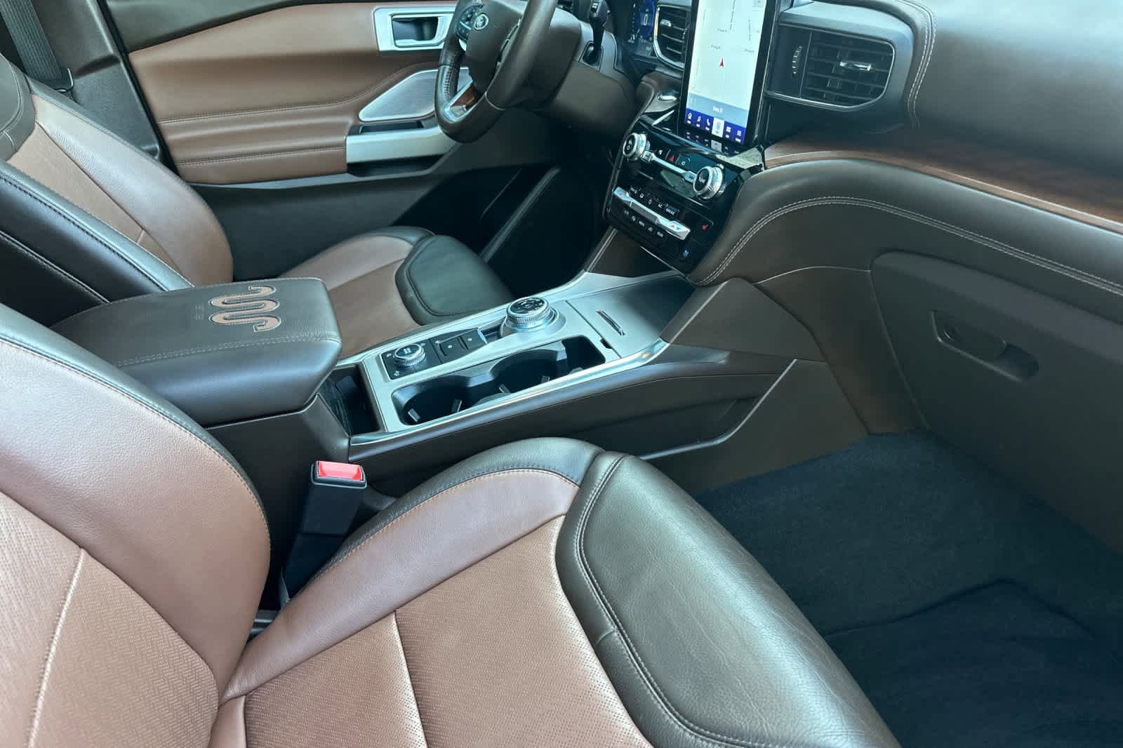 Certified 2022 Ford Explorer King Ranch w/ Class IV Trailer Tow Package AWD/4WD image 17