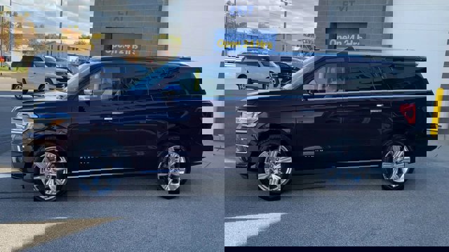 Certified 2024 Ford Expedition Max Platinum image 6
