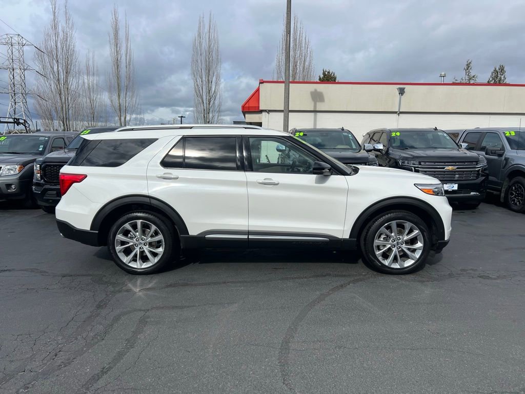 Certified 2022 Ford Explorer Platinum w/ Equipment Group 601A image 6