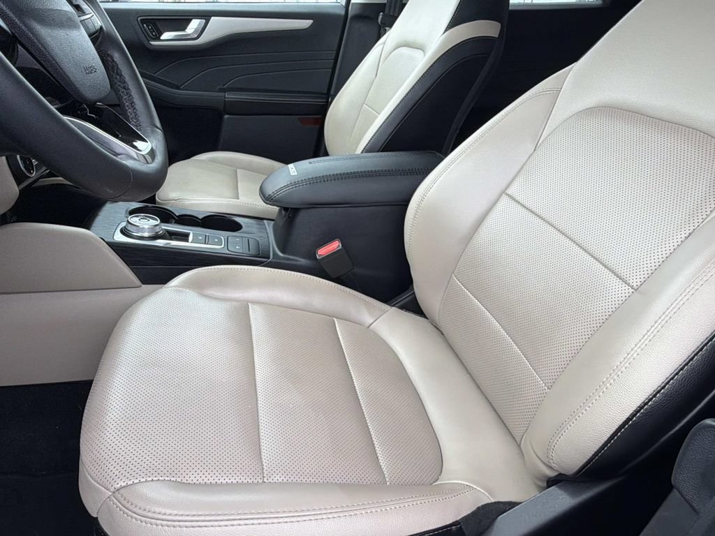 Certified 2022 Ford Escape SEL FWD image 13
