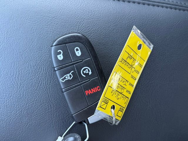 Used 2019 Jeep Grand Cherokee Limited image 16