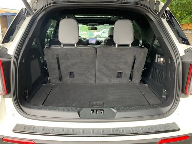 Certified 2022 Ford Explorer ST-Line w/ Class IV Trailer Tow Package AWD/4WD image 6