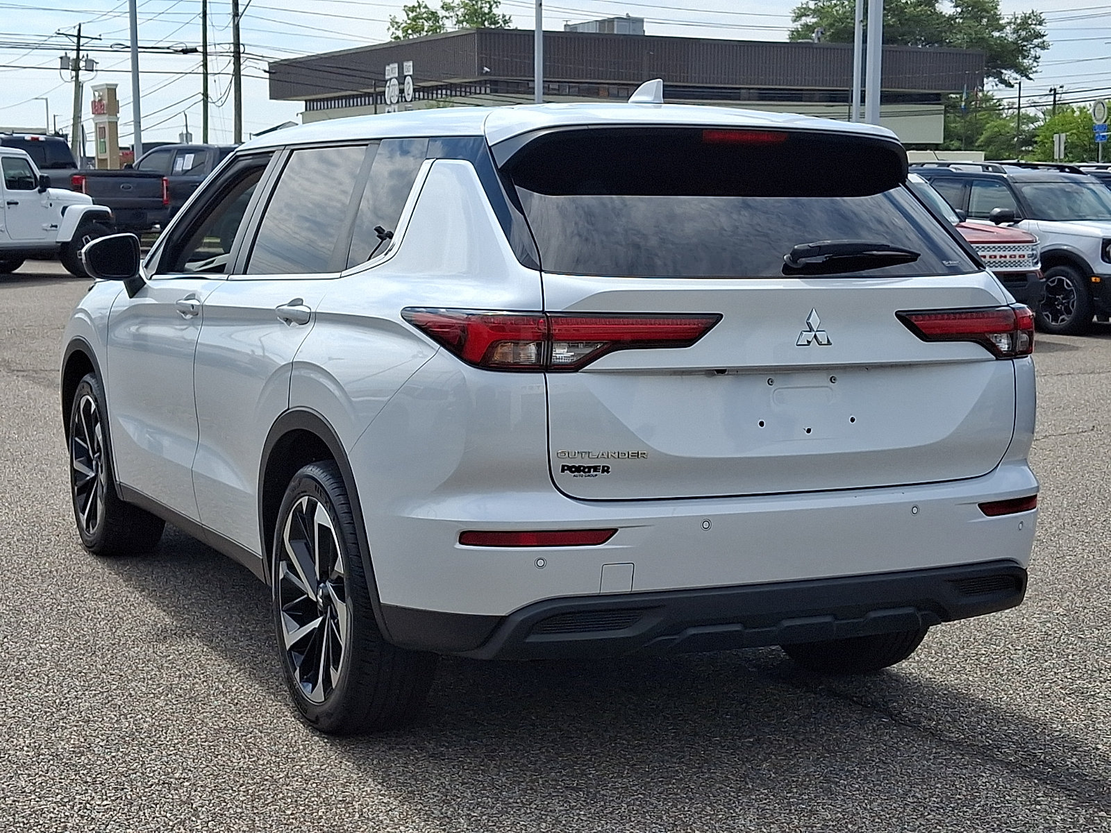 Used 2022 Mitsubishi Outlander ES AWD/4WD image 8