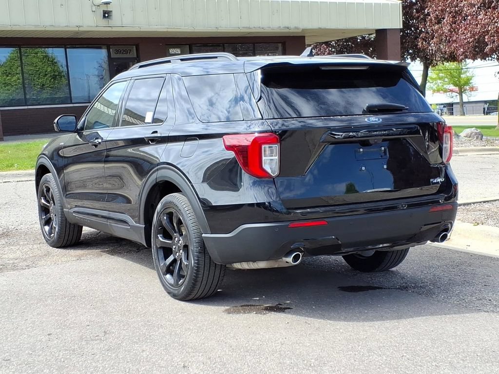 Certified 2023 Ford Explorer ST-Line AWD/4WD image 3