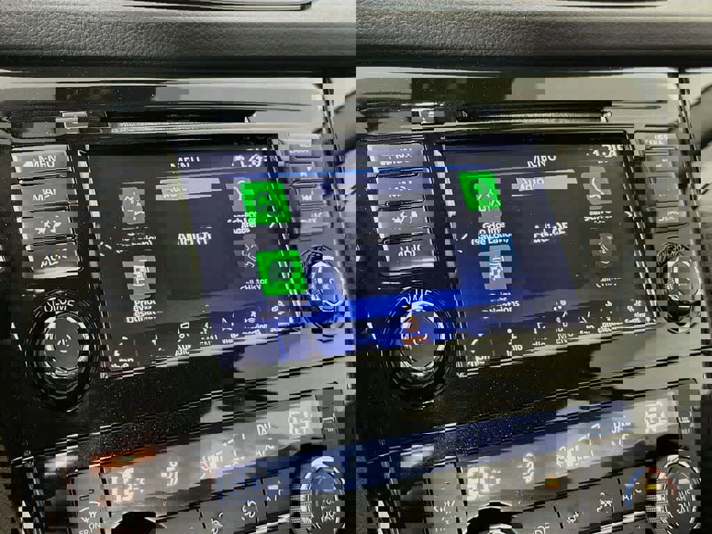 Used 2022 Nissan Rogue Sport SL image 17